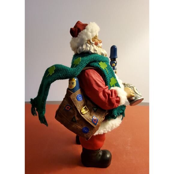 International tourist Santa figurine 11 inches tall - Picture 2 of 4